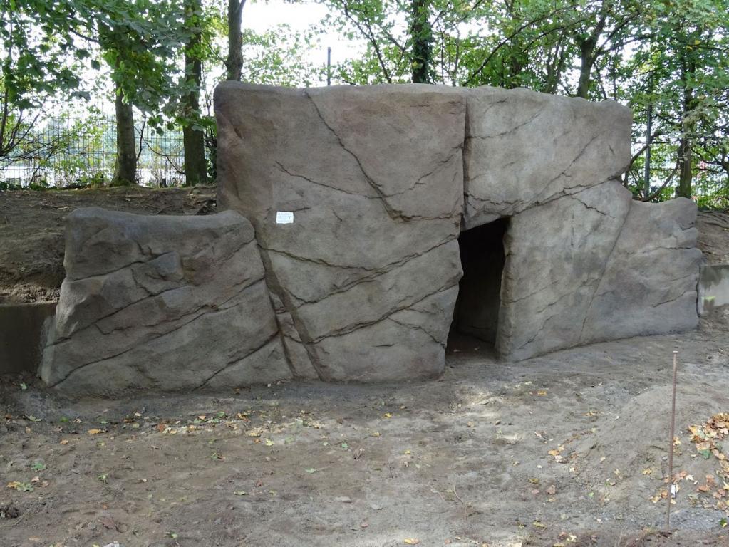 Kunstfelsen für Ihre Anlage. Als Höhle oder Grotte als Spielmöglichkdeit für Kinder.